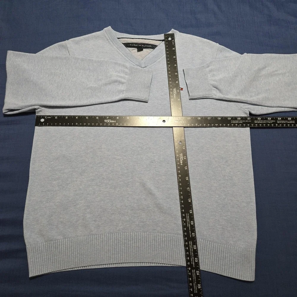 Tommy Hilfiger Sweater Mens Medium Gray Cotton V-Neck‎ Flag Logo Knit Pullover